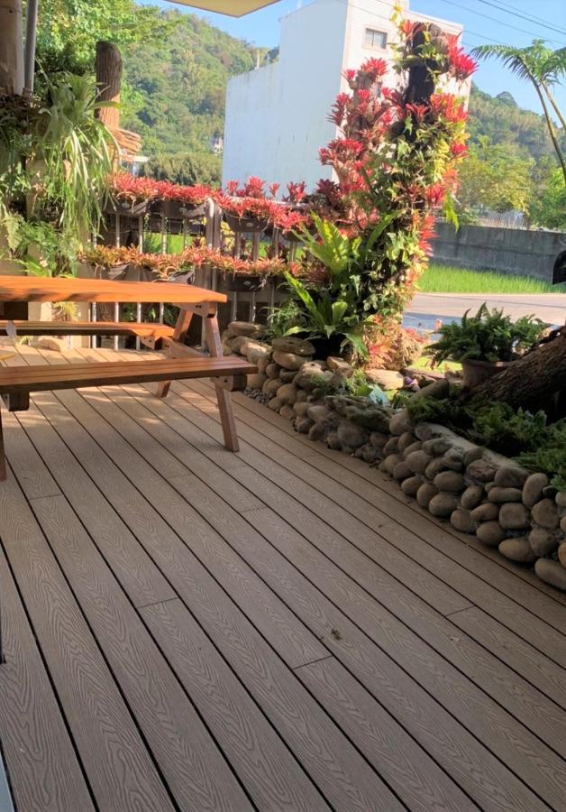 蘊慢築 茶花藝主題民宿 Yun Man Zhu Homestay Gongguan Εξωτερικό φωτογραφία